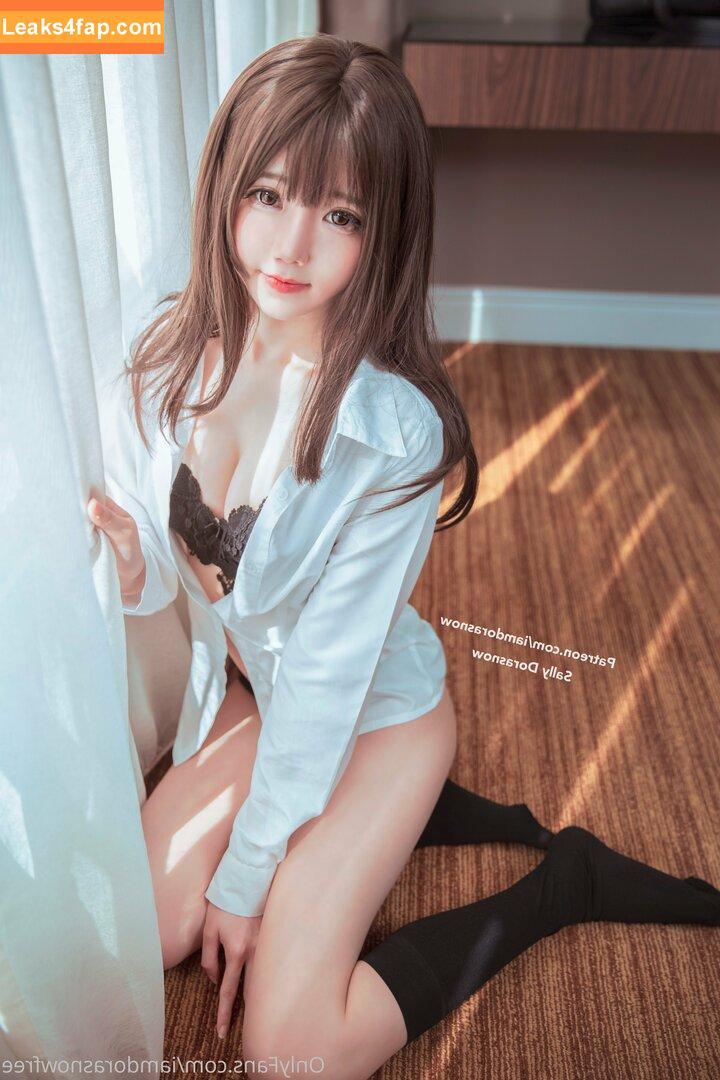 iamdorasnowfree / iamdorasnow leaked photo photo #0107