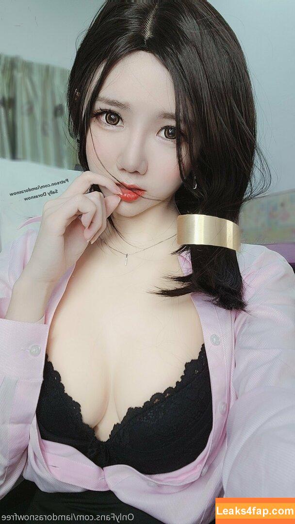 iamdorasnowfree / iamdorasnow leaked photo photo #0113