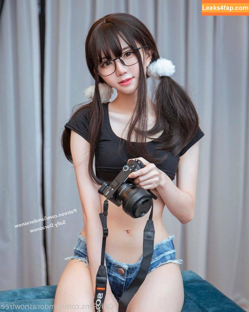 iamdorasnowfree / iamdorasnow leaked photo photo #0139