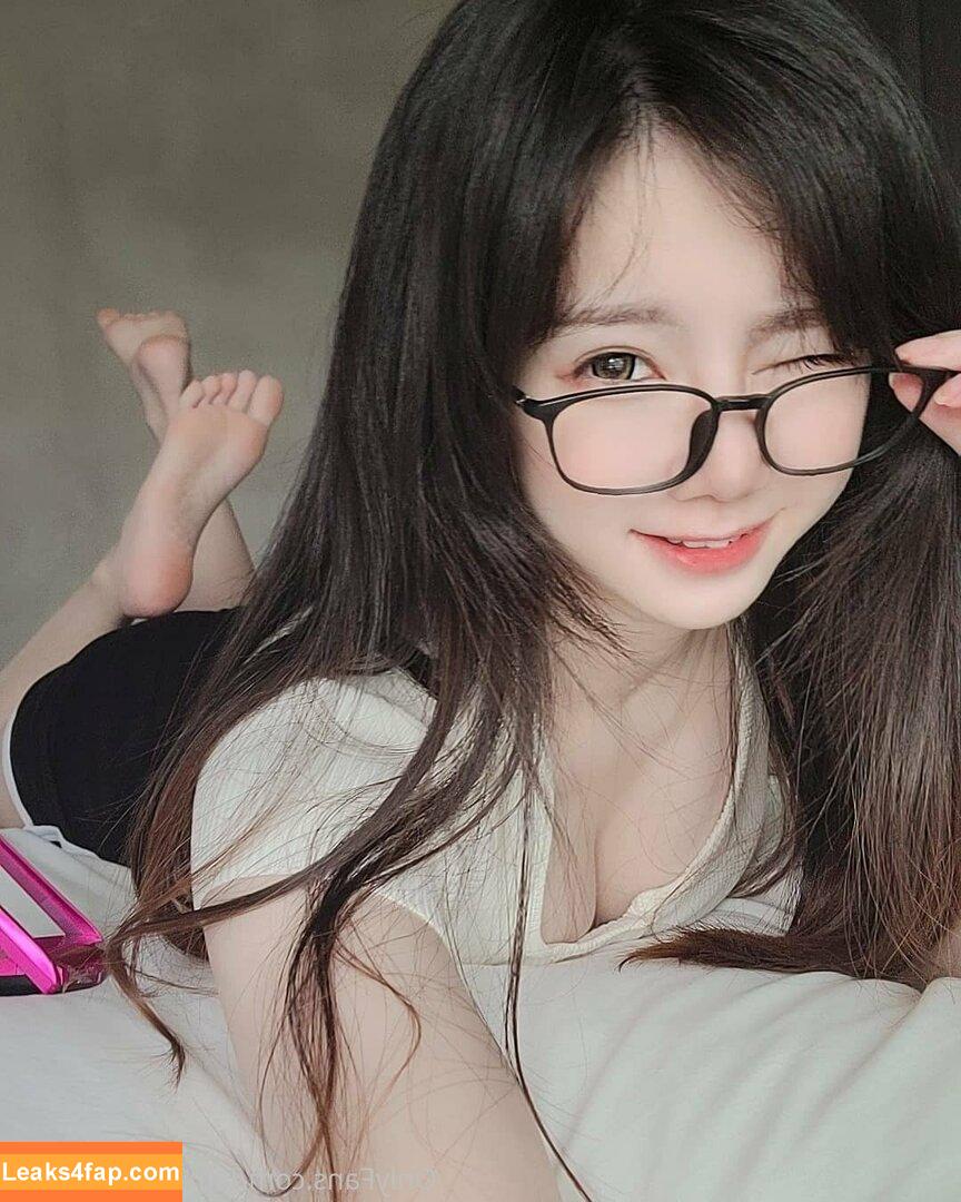 iamdorasnowfree / iamdorasnow leaked photo photo #0163