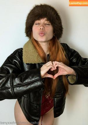 iamfoxxyred photo #0011