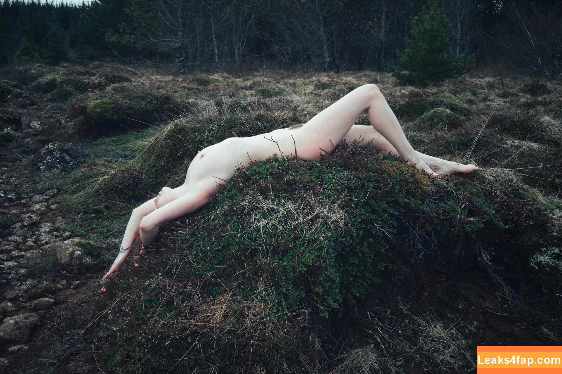 Icelandic Selkie / icelandicselkie / realmofhel.free leaked photo photo #0138