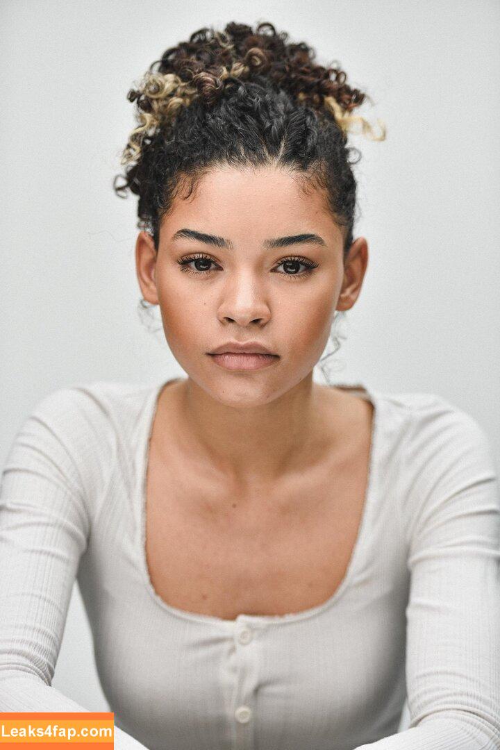 Ida Brooke /  leaked photo photo #0002