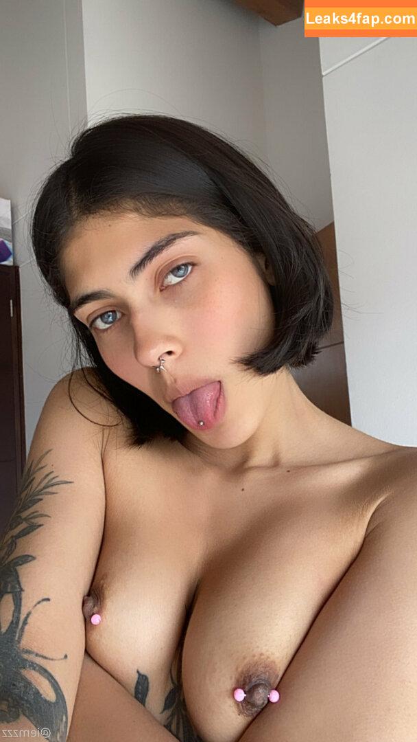 iemzzz / dj.sara.med leaked photo photo #0004