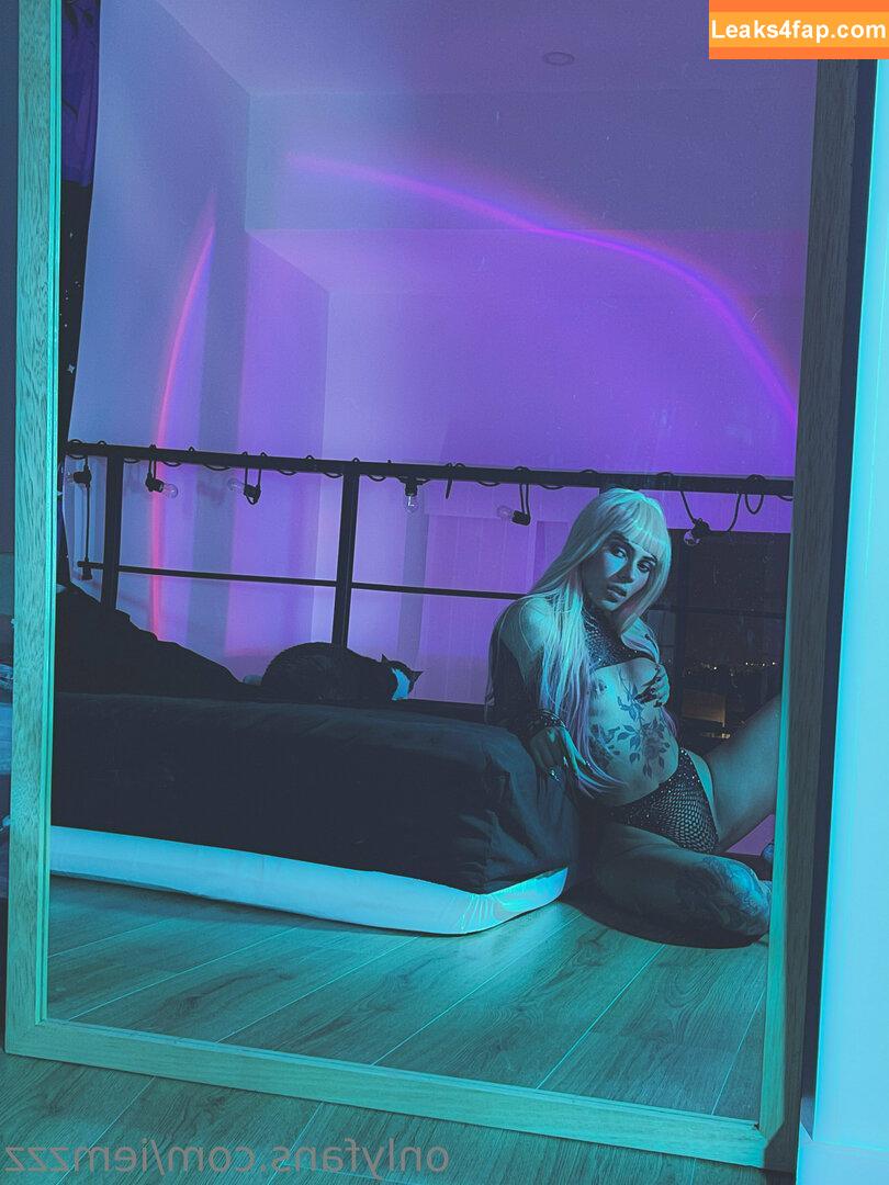 iemzzz / dj.sara.med leaked photo photo #0085