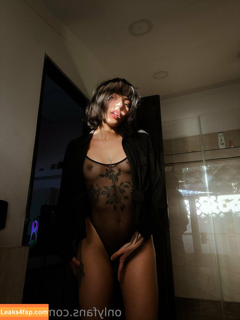 iemzzz / dj.sara.med leaked photo photo #0122