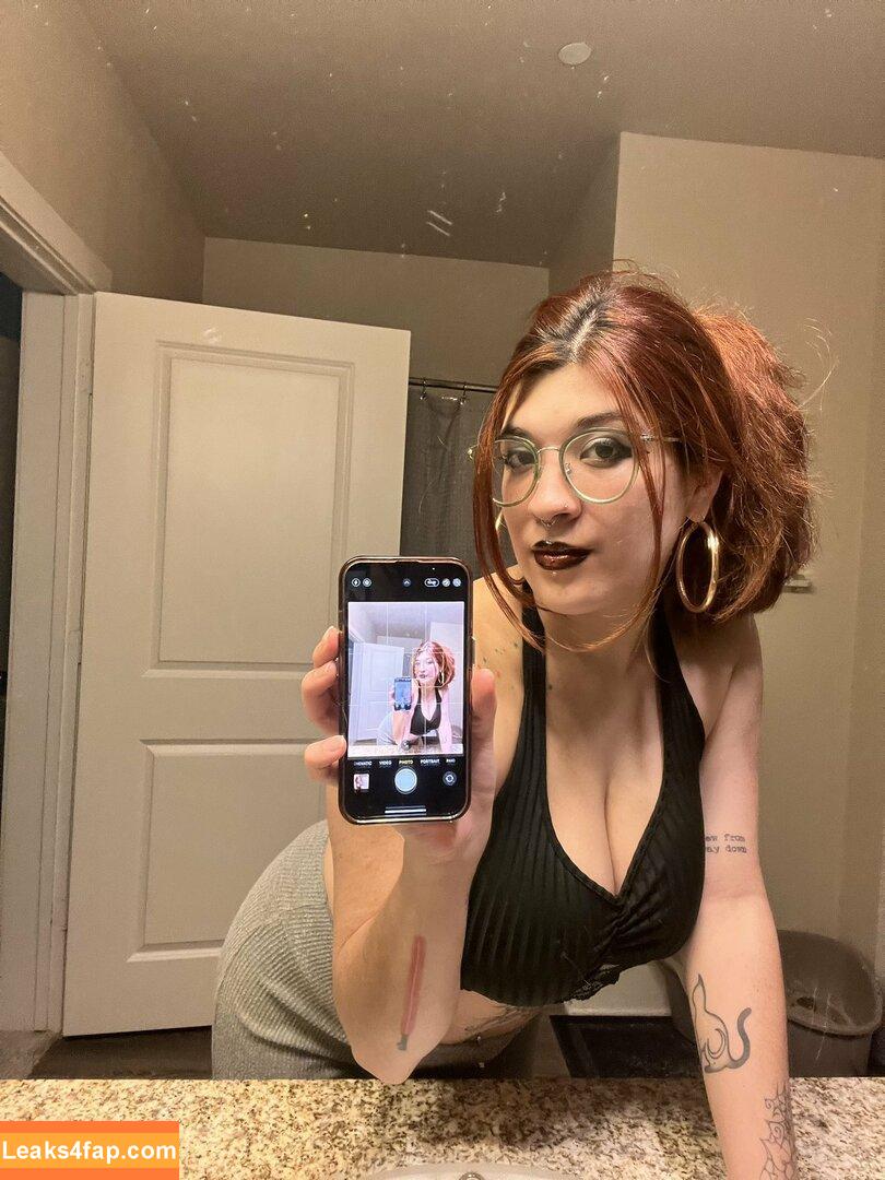 IiIjiggles / idali.guebara18 / jigglesssss / peachyidali leaked photo photo #0059