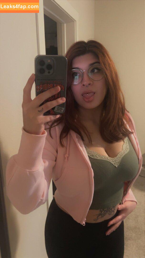 IiIjiggles / idali.guebara18 / jigglesssss / peachyidali leaked photo photo #0077