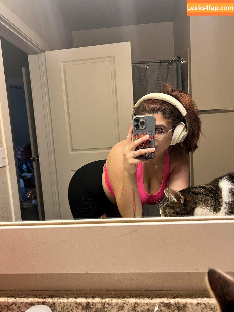 IiIjiggles / idali.guebara18 / jigglesssss / peachyidali leaked photo photo #0088