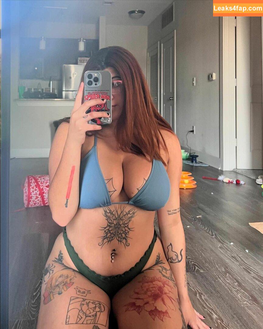 IiIjiggles / idali.guebara18 / jigglesssss / peachyidali leaked photo photo #0103