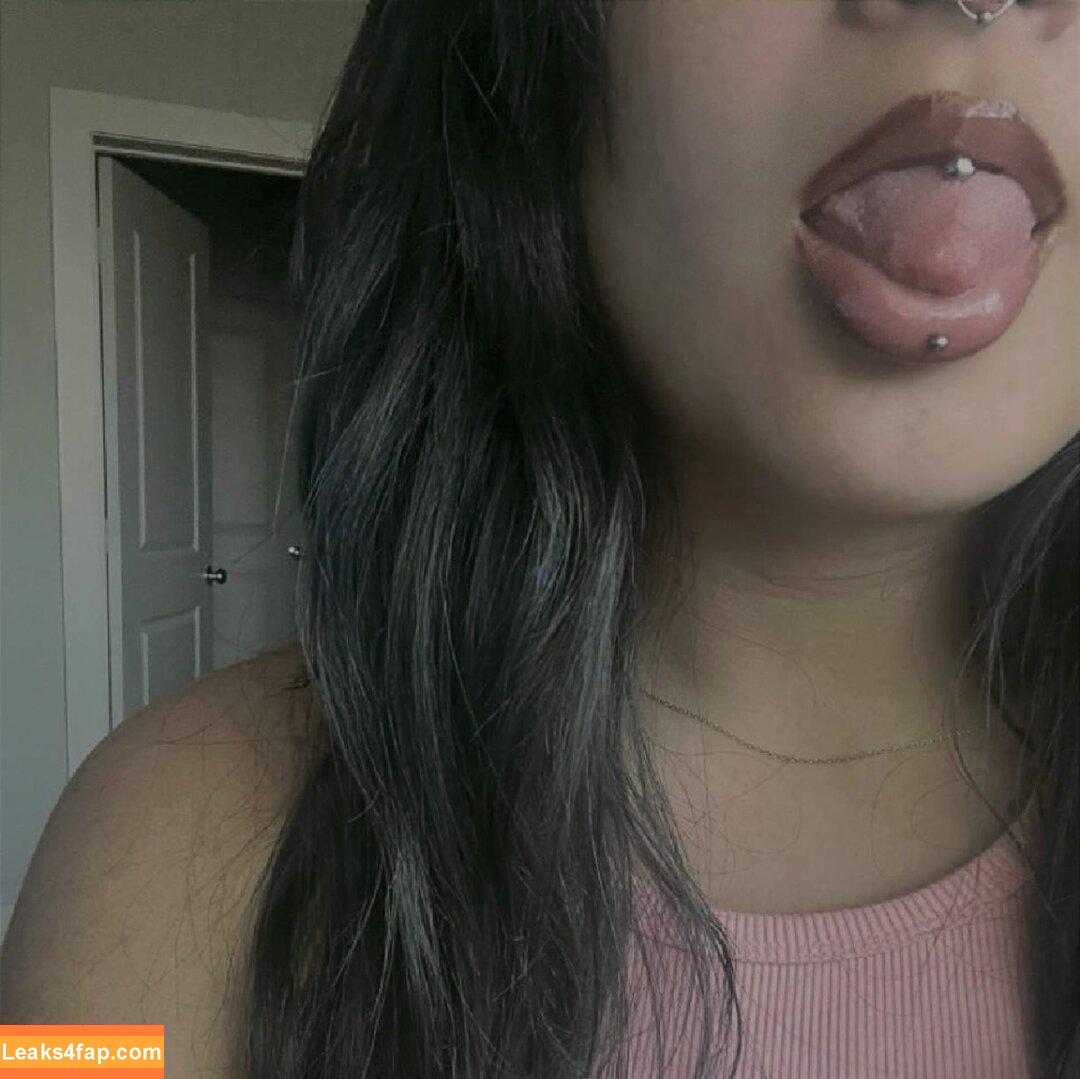 IiIjiggles / idali.guebara18 / jigglesssss / peachyidali leaked photo photo #0108