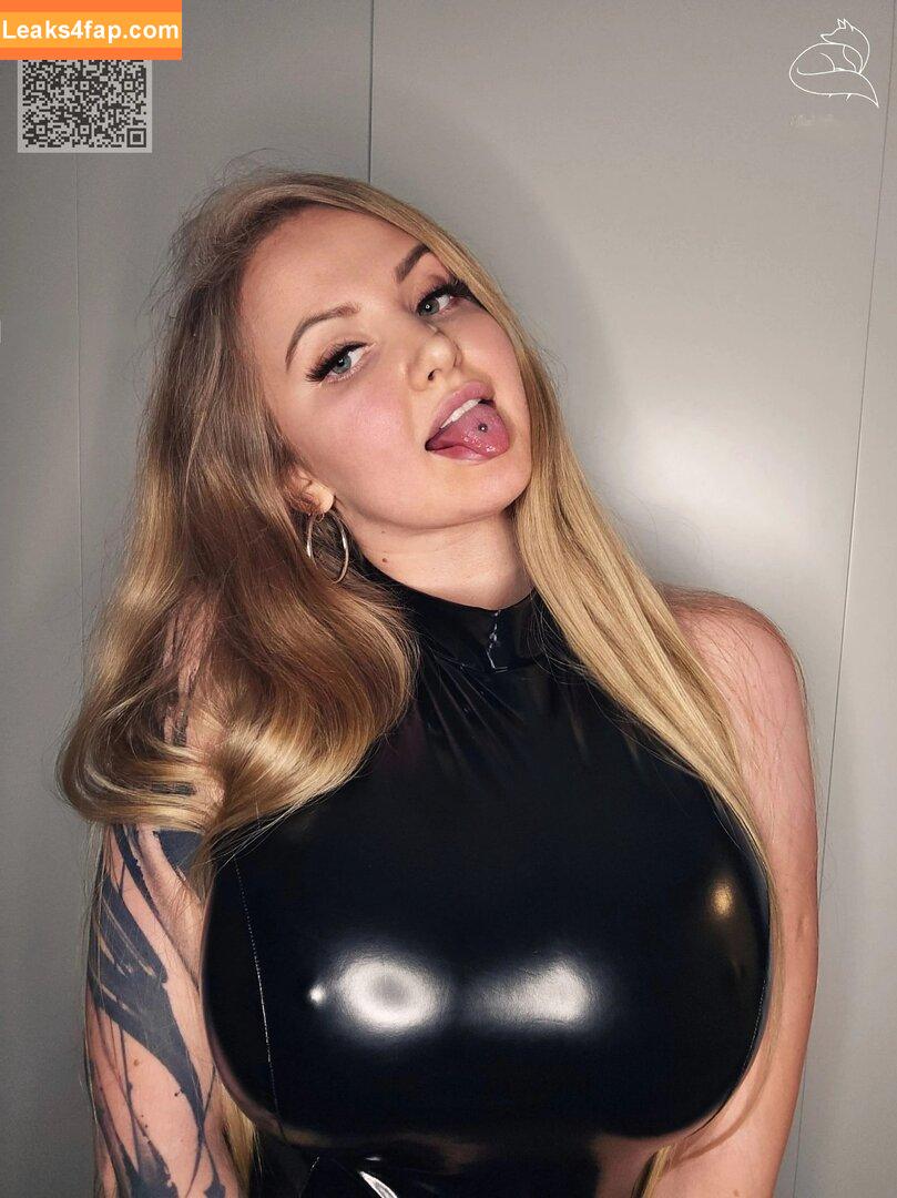 iisa_xbella / themiaisabella leaked photo photo #0049