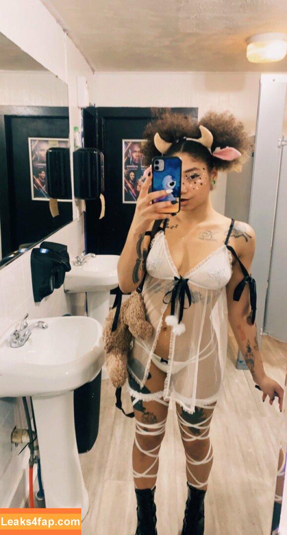 iizbearz / bearz_y / bearzie_ leaked photo photo #0023