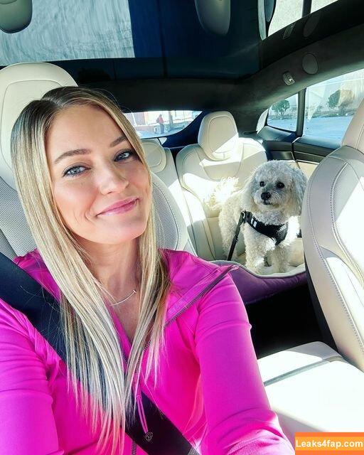 iJustine / Justine Ezarik leaked photo photo #0033