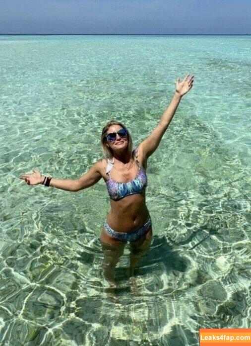iJustine / Justine Ezarik leaked photo photo #0063