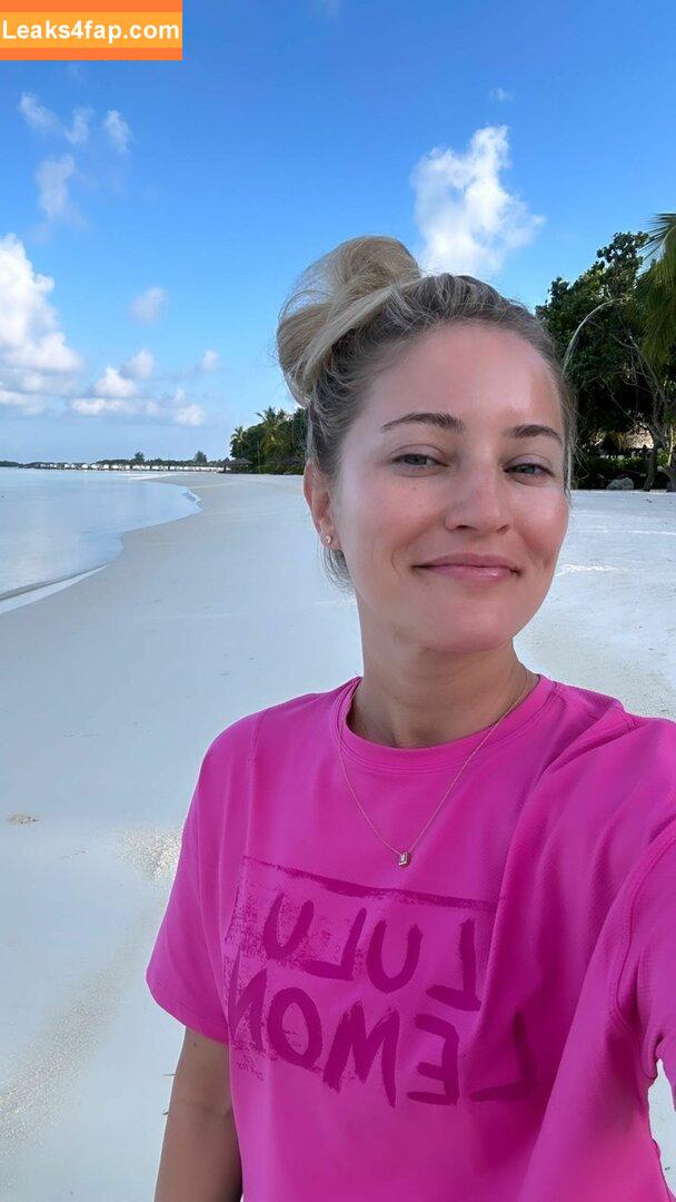 iJustine / Justine Ezarik leaked photo photo #0075