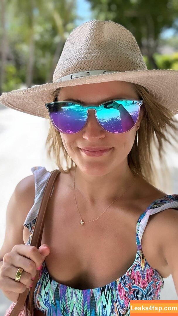 iJustine / Justine Ezarik leaked photo photo #0077