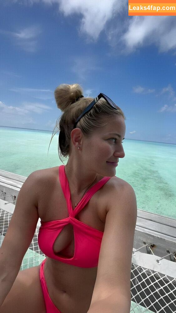 iJustine / Justine Ezarik leaked photo photo #0080