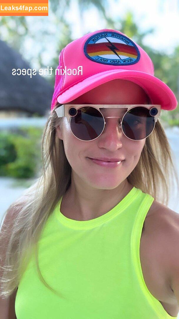 iJustine / Justine Ezarik leaked photo photo #0088