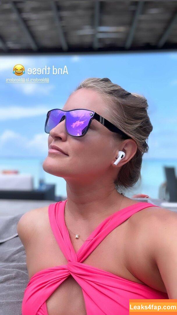 iJustine / Justine Ezarik leaked photo photo #0095