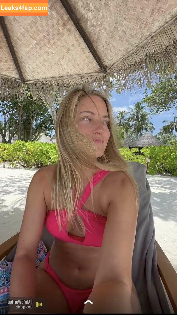 iJustine / Justine Ezarik leaked photo photo #0098