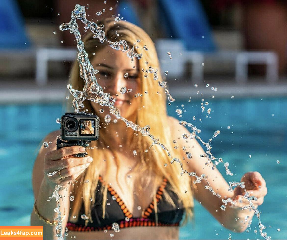 iJustine / Justine Ezarik leaked photo photo #0108