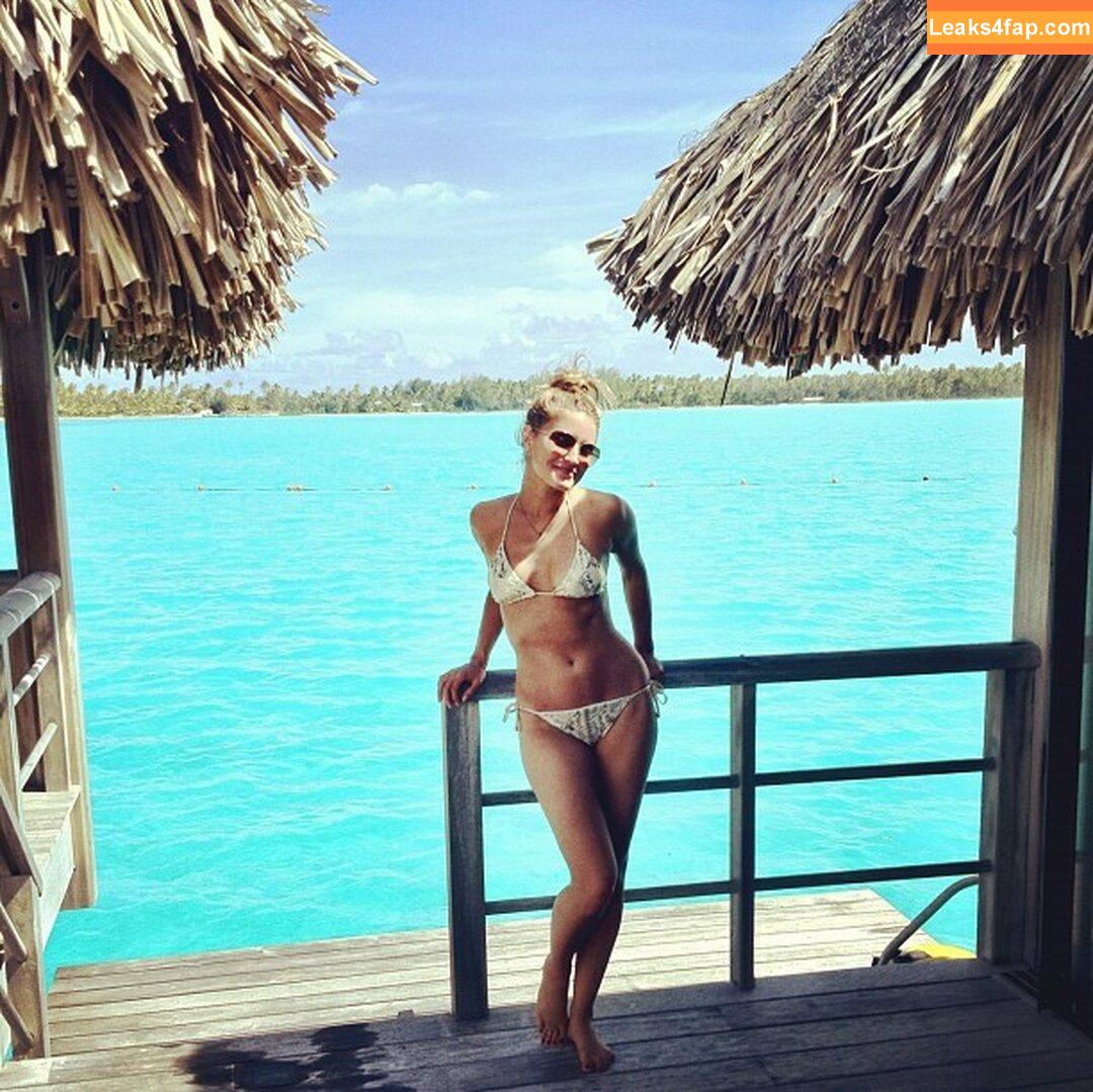 iJustine / Justine Ezarik leaked photo photo #0116