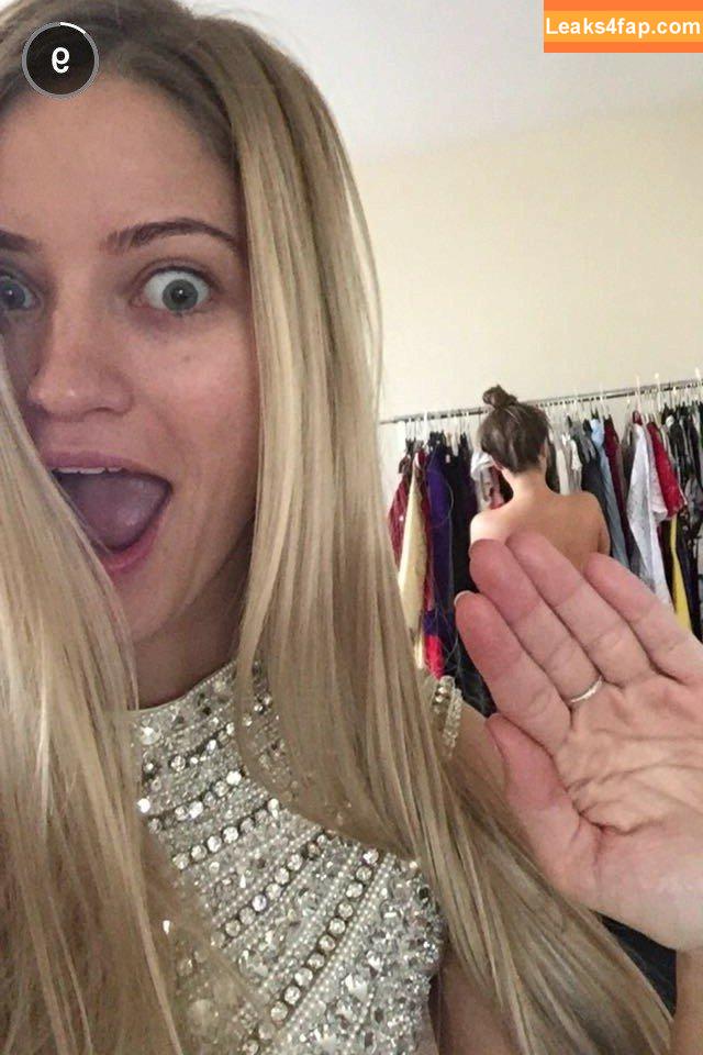 iJustine / Justine Ezarik leaked photo photo #0137