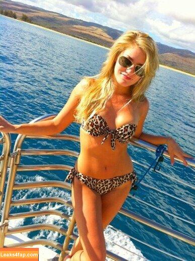 iJustine / Justine Ezarik leaked photo photo #0139