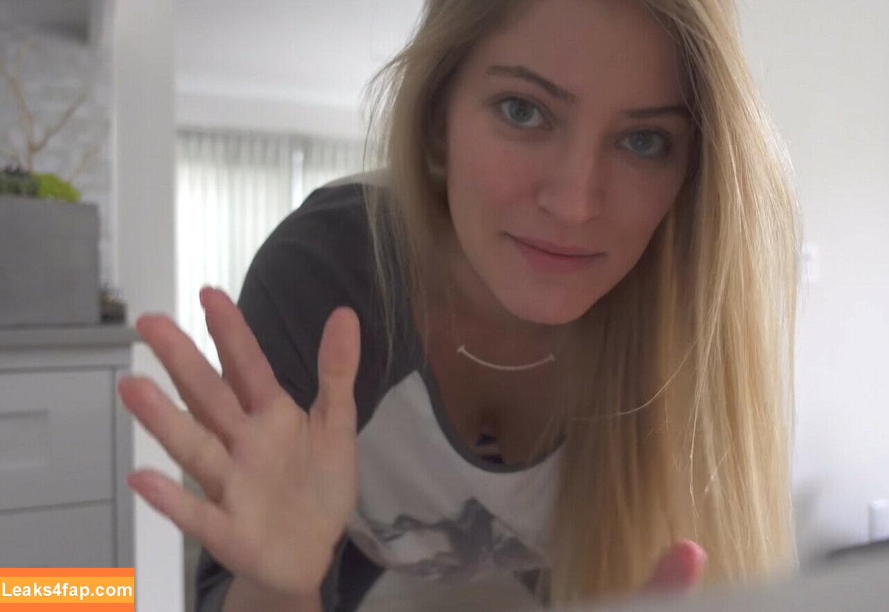 iJustine / Justine Ezarik leaked photo photo #0148