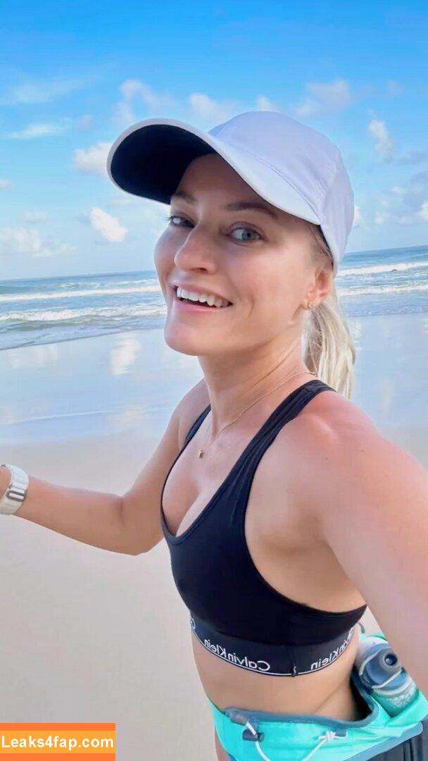 iJustine / Justine Ezarik leaked photo photo #0159