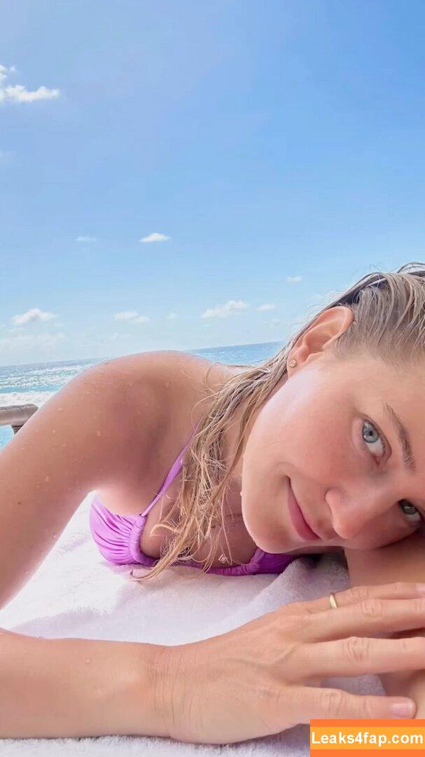 iJustine / Justine Ezarik leaked photo photo #0160