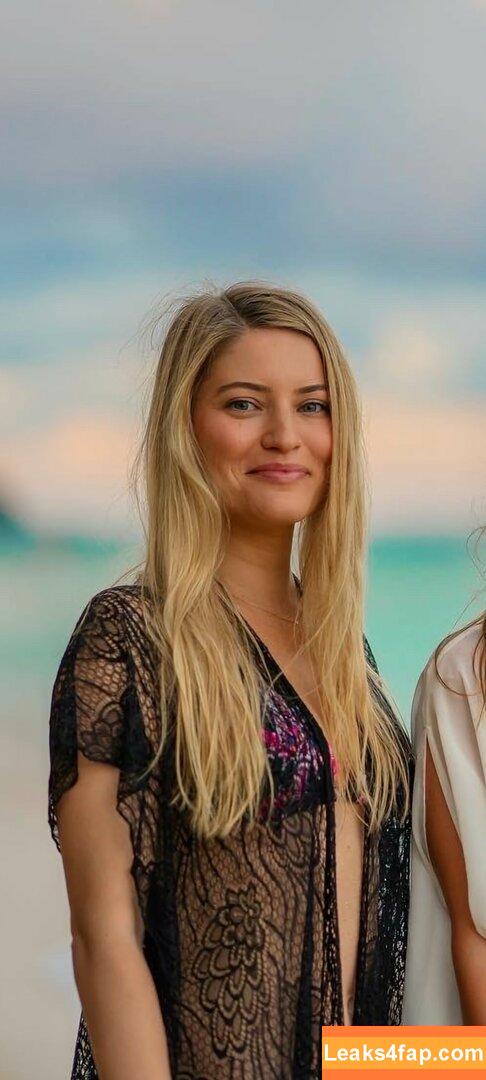iJustine / Justine Ezarik leaked photo photo #0163
