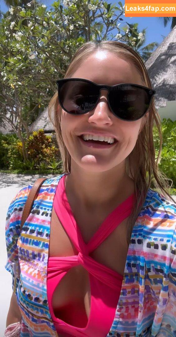 iJustine / Justine Ezarik leaked photo photo #0177