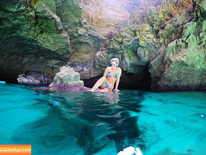 iJustine / Justine Ezarik leaked photo photo #0183