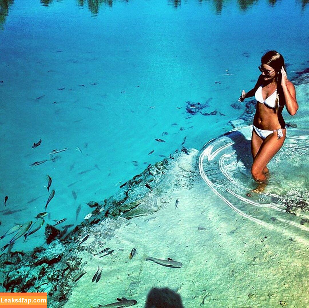 iJustine / Justine Ezarik leaked photo photo #0195
