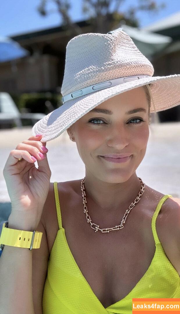 iJustine / Justine Ezarik leaked photo photo #0211