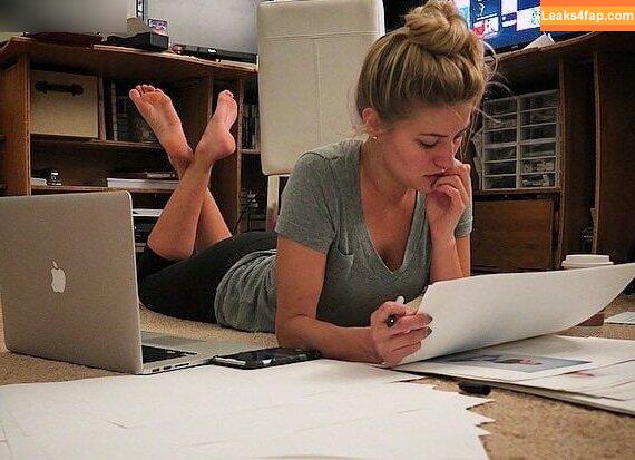 iJustine / Justine Ezarik leaked photo photo #0258