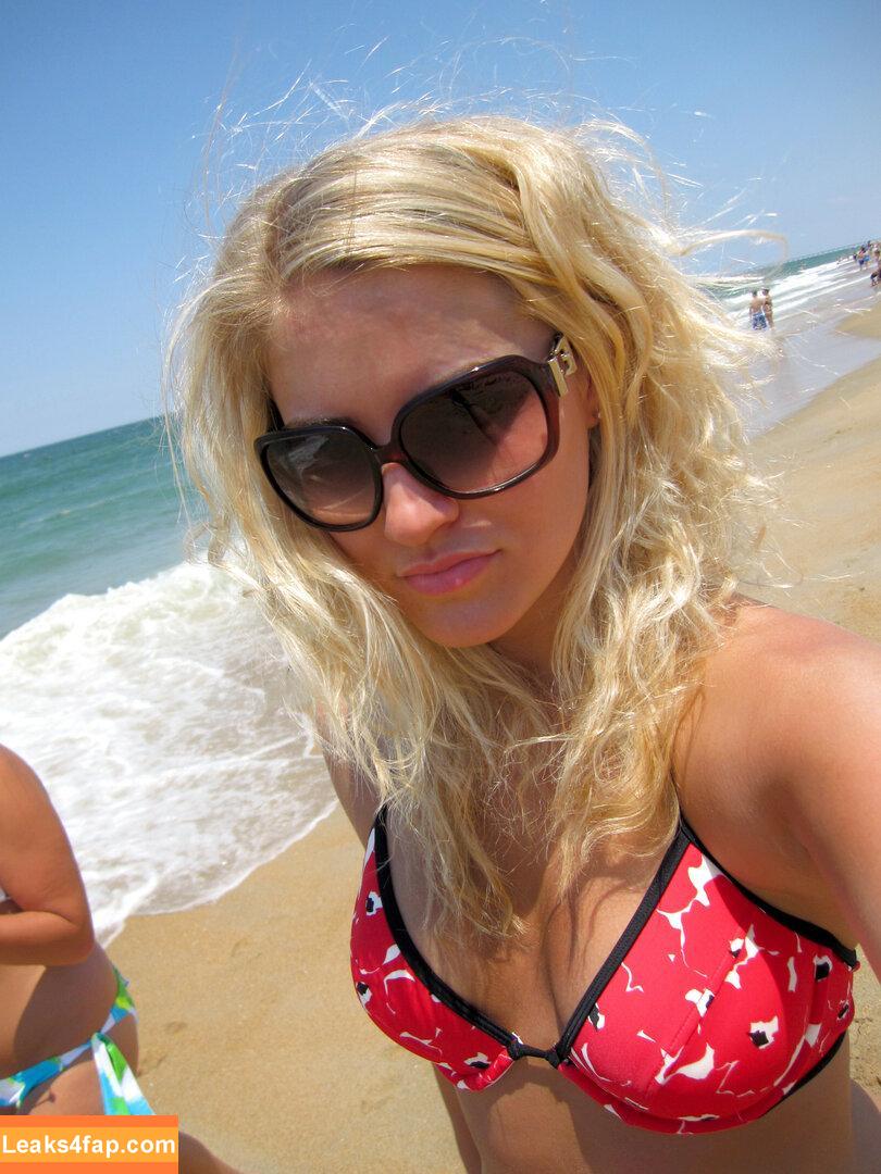 iJustine / Justine Ezarik leaked photo photo #0297