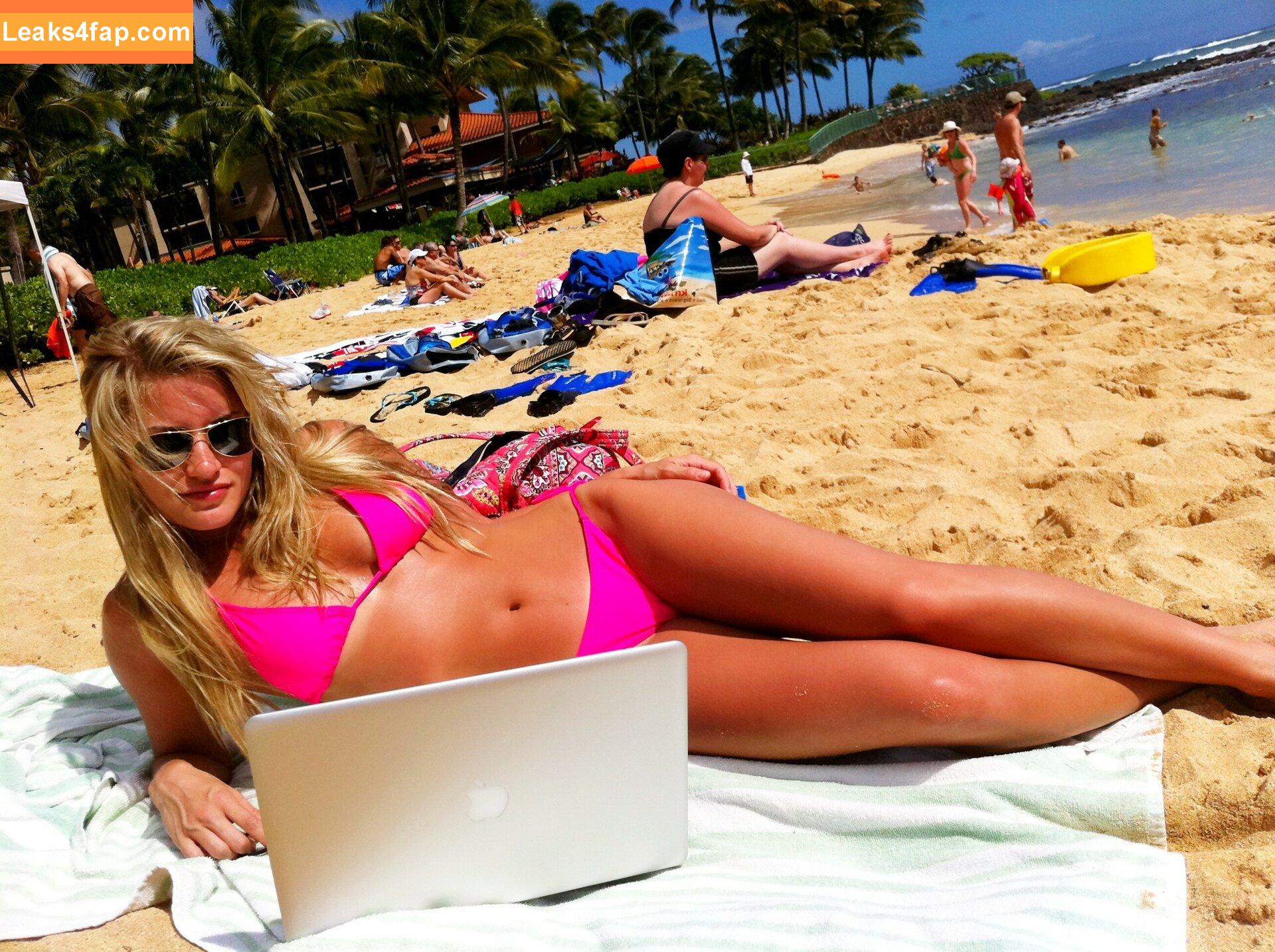 iJustine / Justine Ezarik leaked photo photo #0302