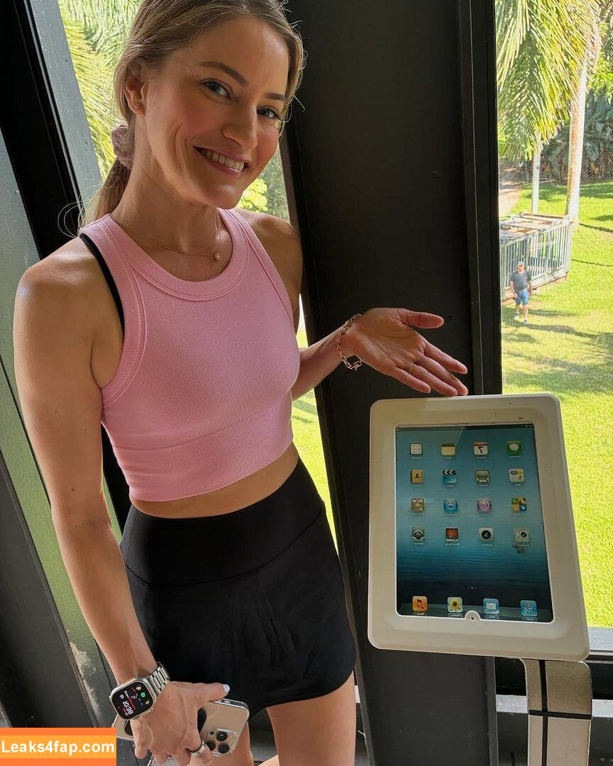 iJustine / Justine Ezarik leaked photo photo #0327