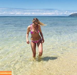 iJustine photo #0122