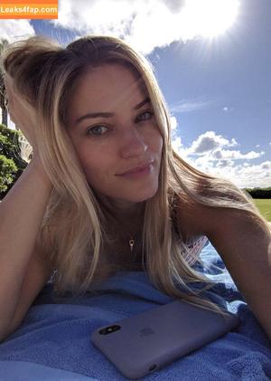 iJustine photo #0126
