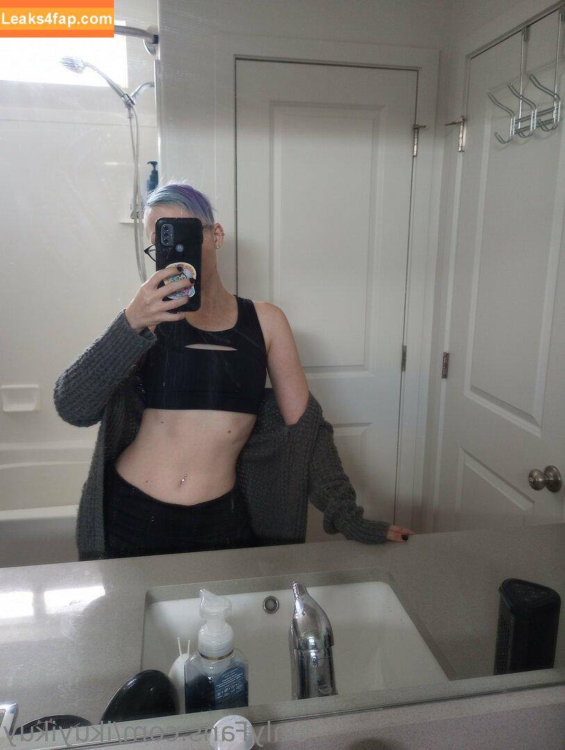 Ikuy / ikuy_ikuy / ikuyikuy leaked photo photo #0024