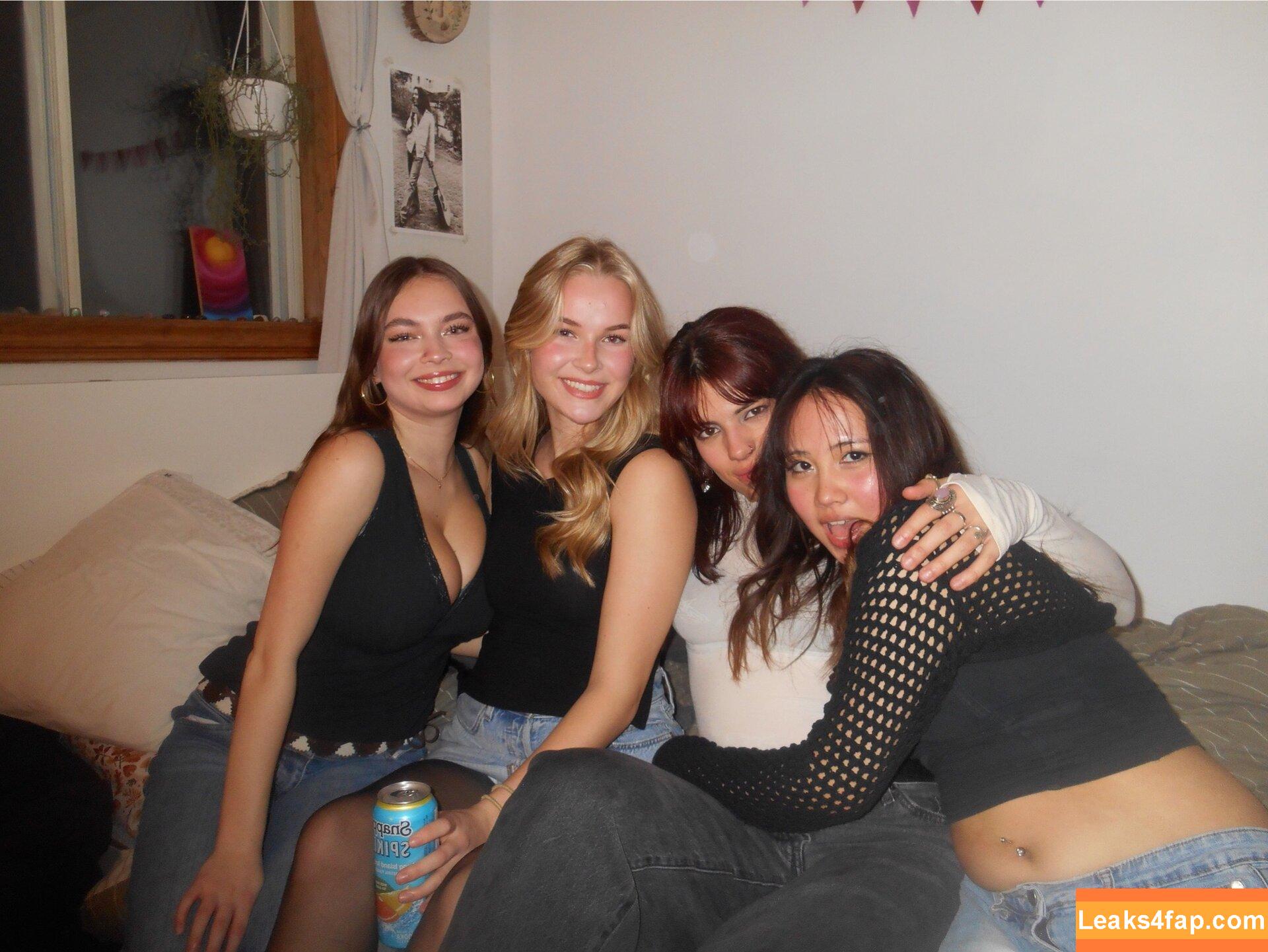 ilinamcqueen / poisonedfetish leaked photo photo #0025