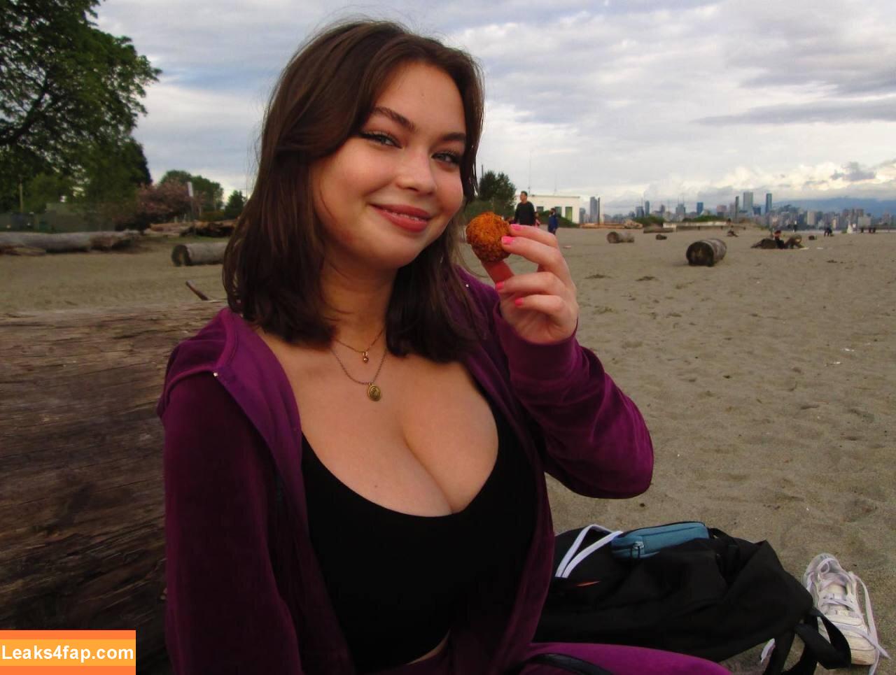 ilinamcqueen / poisonedfetish leaked photo photo #0036