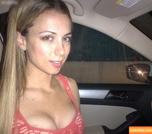 Iliza Shlesinger photo #0097