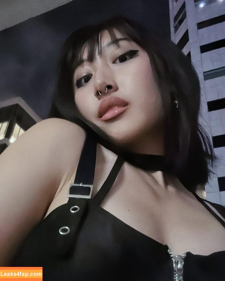 ilovekrobus /  leaked photo photo #0001