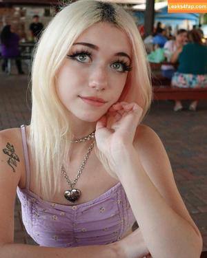 Iluvmeww photo #0232