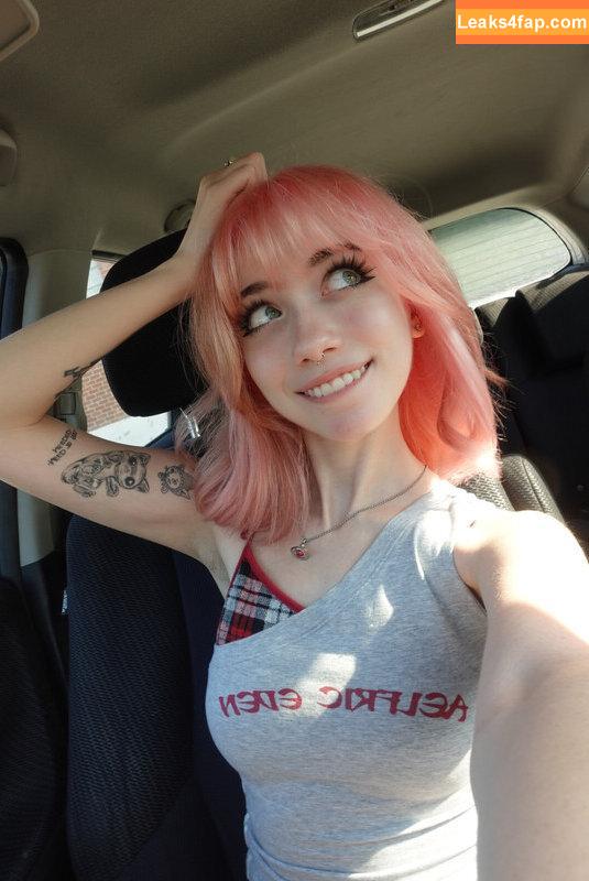 Iluvmeww free nudes